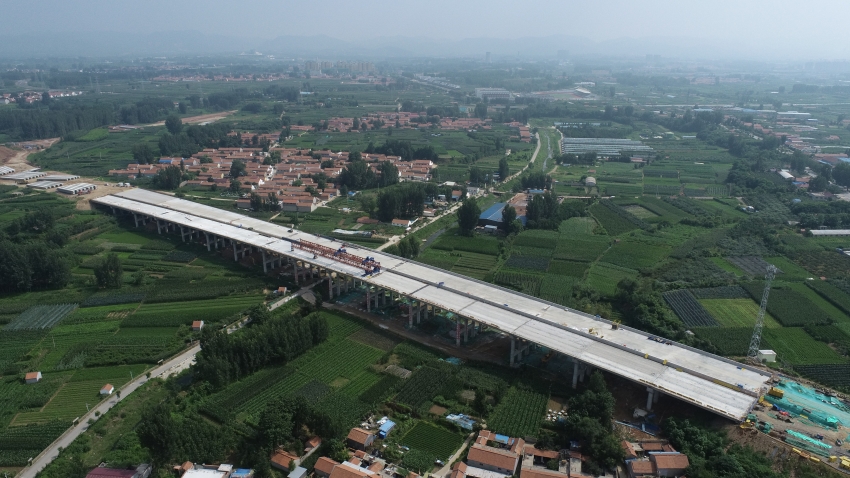 1741846627747400.jpg 以專業(yè)服務(wù)助力交通發(fā)展——北京恒誠信臨臨高速項(xiàng)目紀(jì)實(shí).jpg